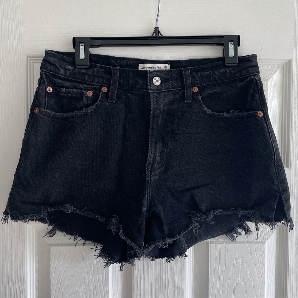 Abercrombie Curve Love Mid-Rise Mom Short- Black, Size 6